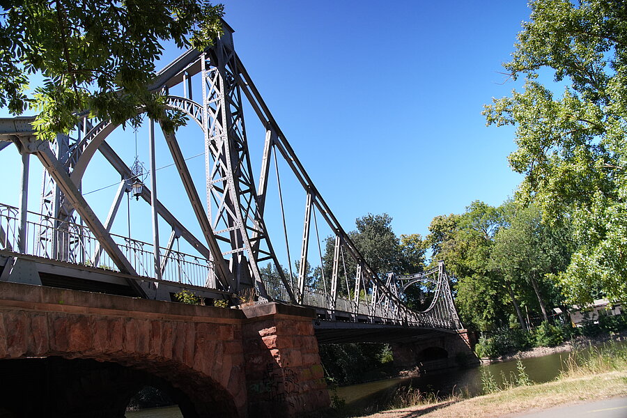 Brücke der Freundschaft, Seitenansicht, Saale, Peißnitz, Ziegelwiese, Sommer